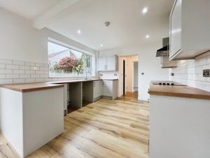 Kitchen- click for photo gallery